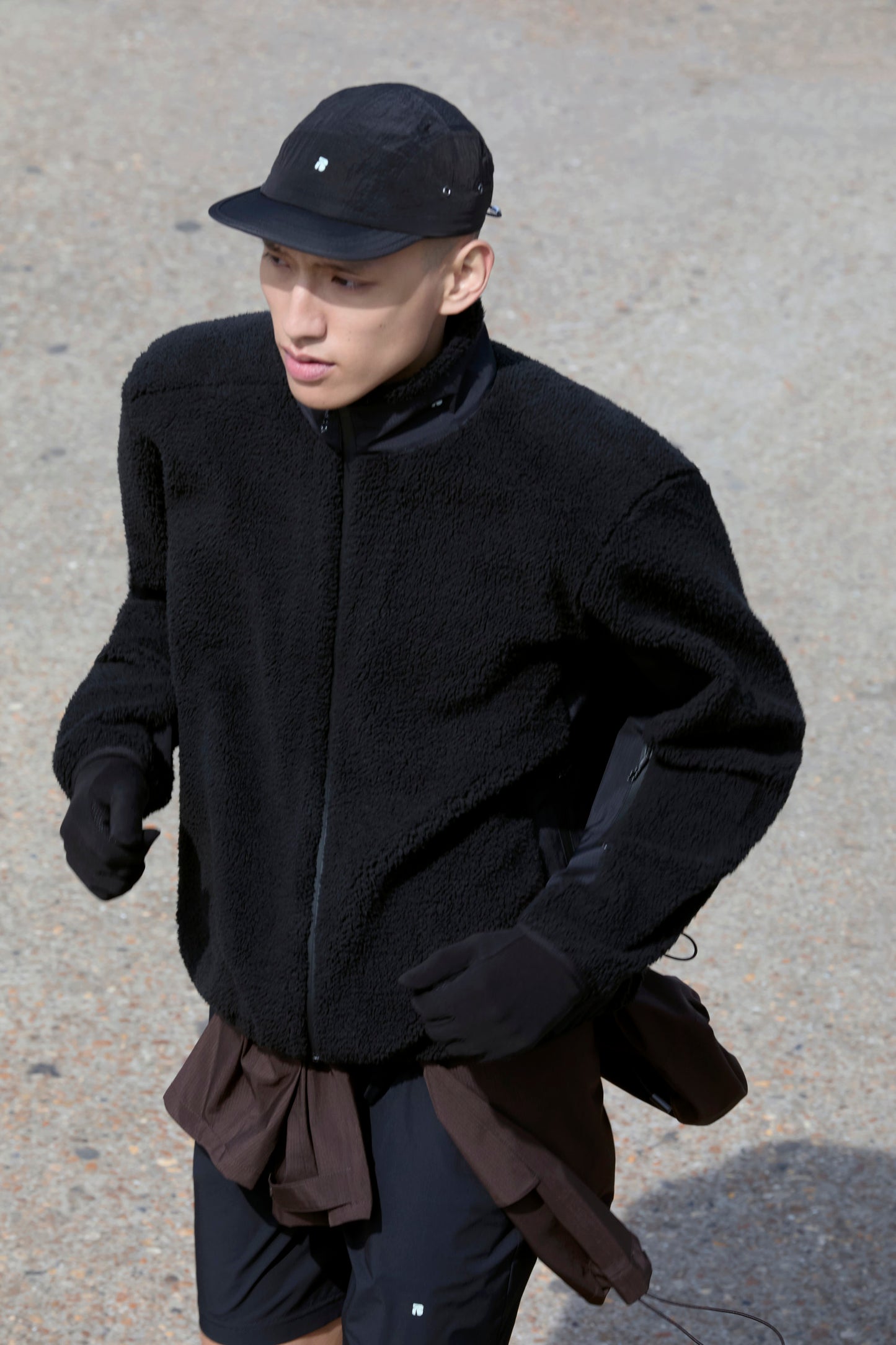 SUBI Black Zip Running Fleece, full-length zip, lightweight, heat-retaining material