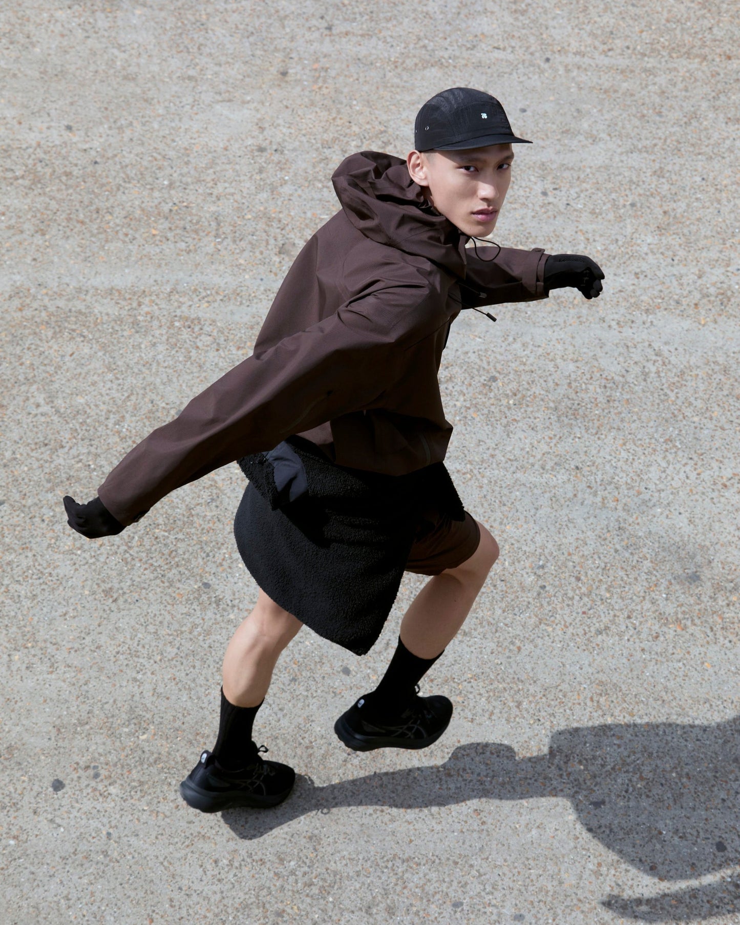 SUBI Brown Running Waterproof Jacket, Breathable, Windproof, Durable, Model